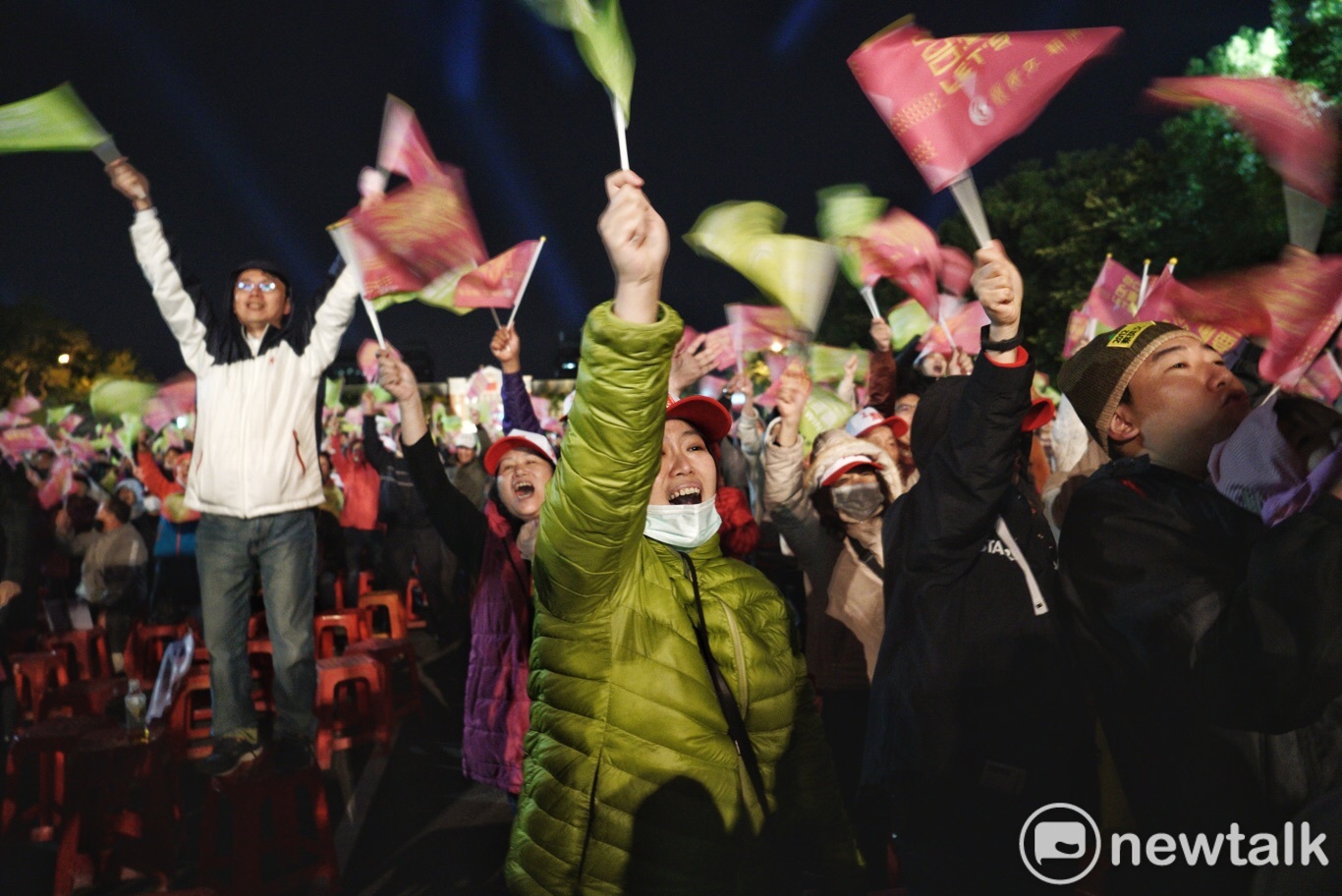 支持者踴躍入場挺小英!挺台灣! 圖:張良一/攝 支持者踴躍入場挺小英!挺台灣! 圖:張良一/攝