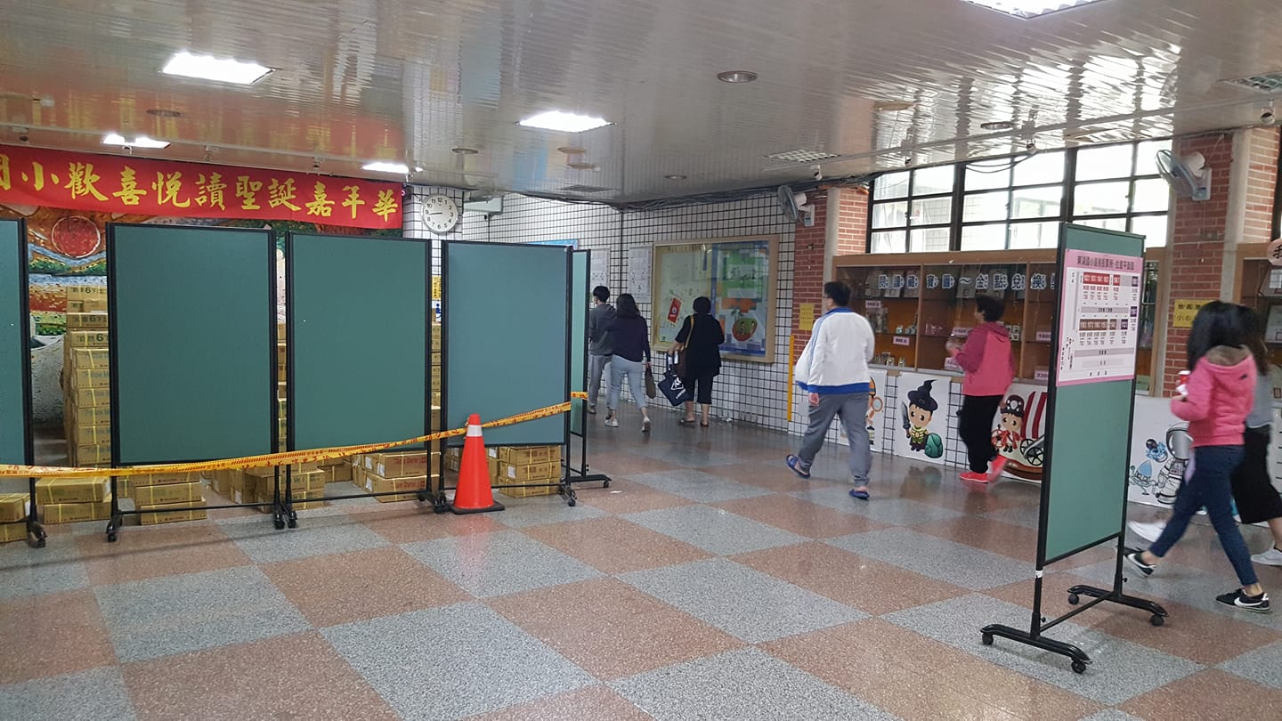 截至上午11時,東湖國小壅塞的情形已經排除。 圖:取自我是東湖人臉書社團(黃聖貴/攝) 截至上午11時,東湖國小壅塞的情形已經排除。 圖:取自我是東湖人臉書社團(黃聖貴/攝)