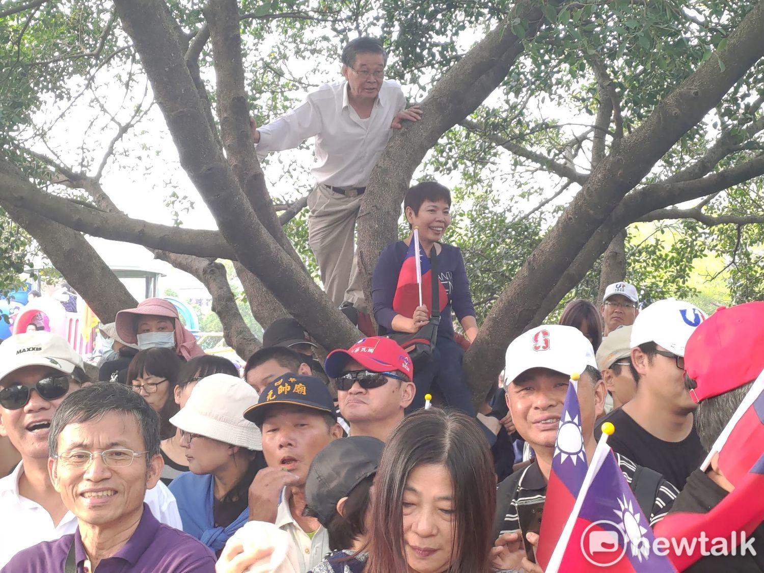 韓國瑜仍有魅力吸引支持者為他傾倒。 圖:黃建豪/攝 韓國瑜仍有魅力吸引支持者為他傾倒。 圖:黃建豪/攝