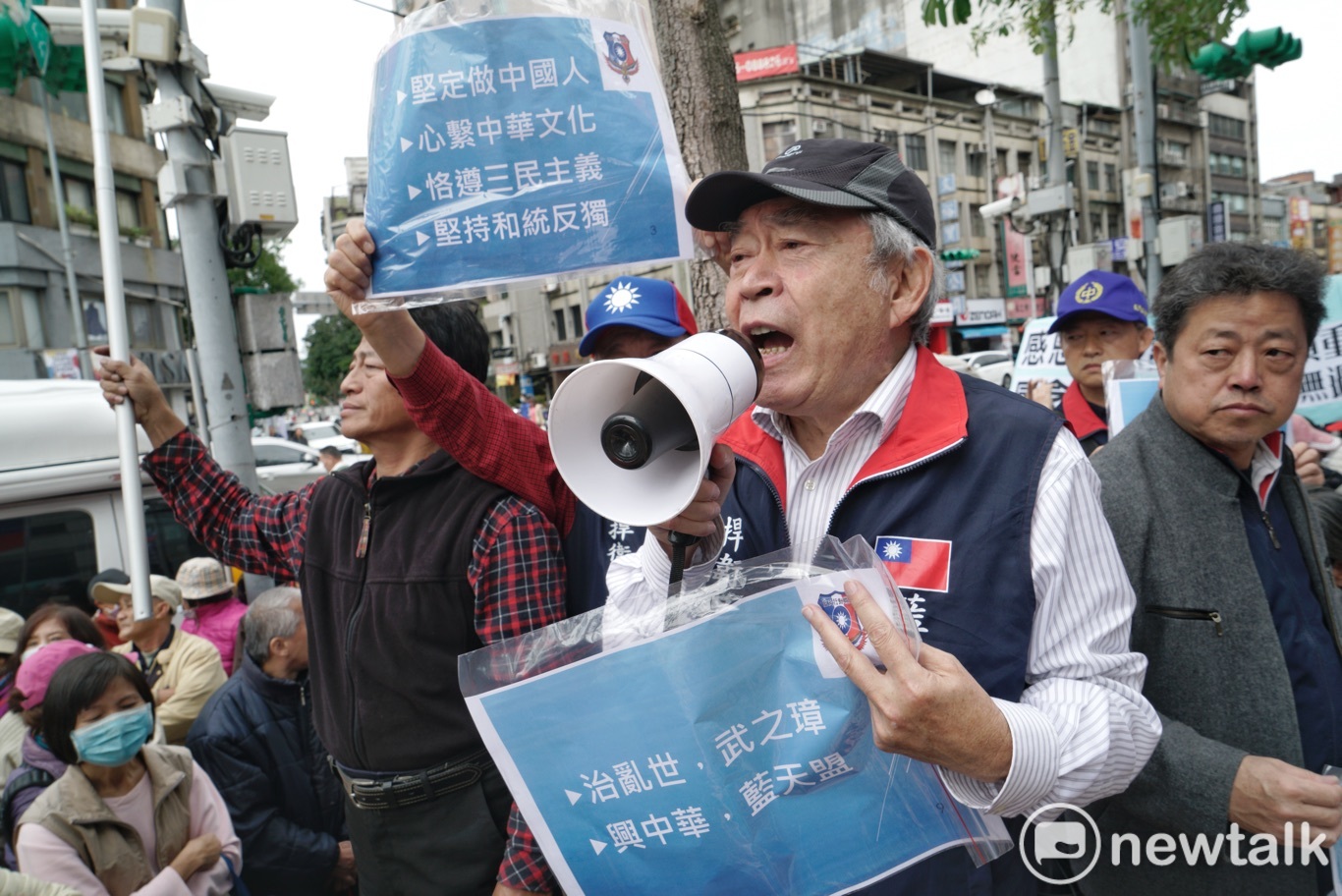 藍天行動聯盟要求下架吳斯懷。 圖:張良一/攝 藍天行動聯盟要求下架吳斯懷。 圖:張良一/攝