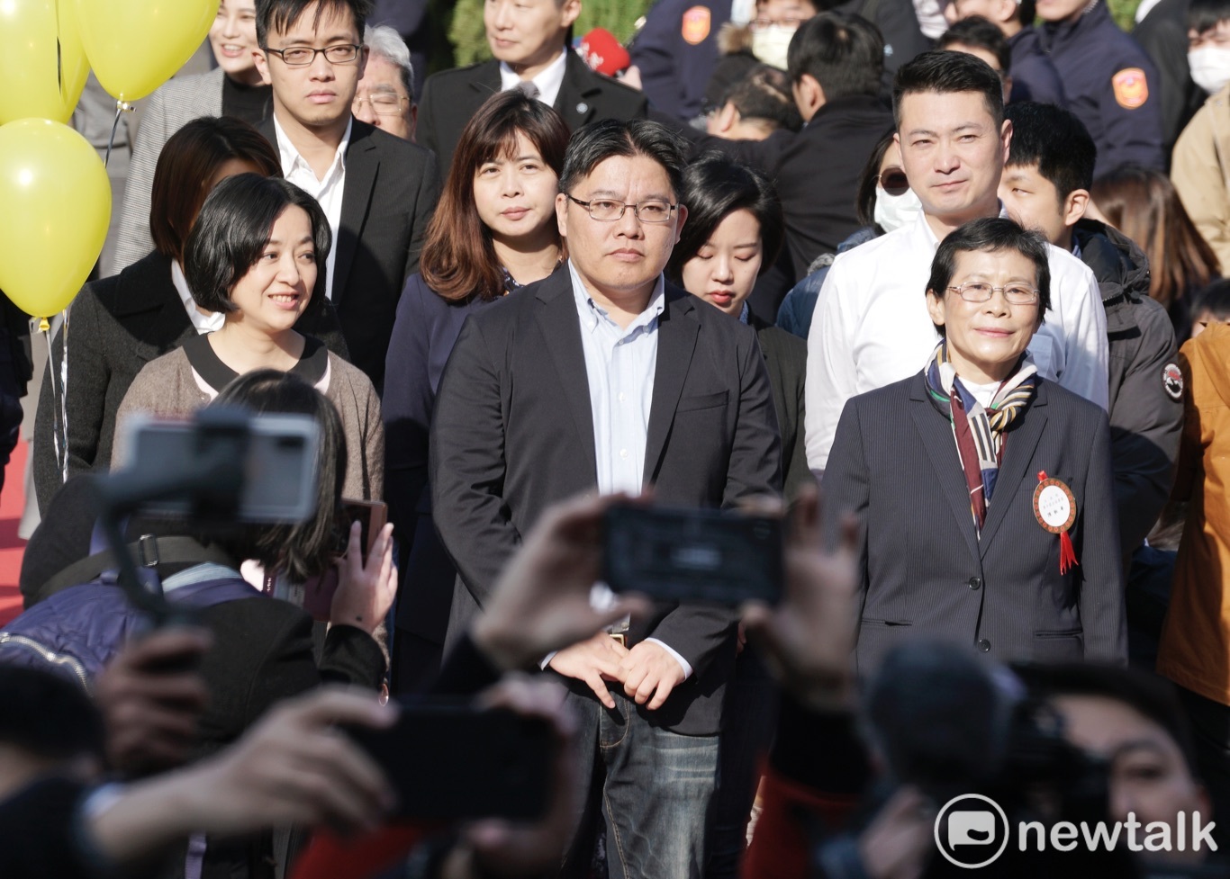 時代力量不分區立委,同時也是黨主席的邱顯智率另外兩位不分區立委報到。 圖:張良一/攝 時代力量不分區立委,同時也是黨主席的邱顯智率另外兩位不分區立委報到。 圖:張良一/攝