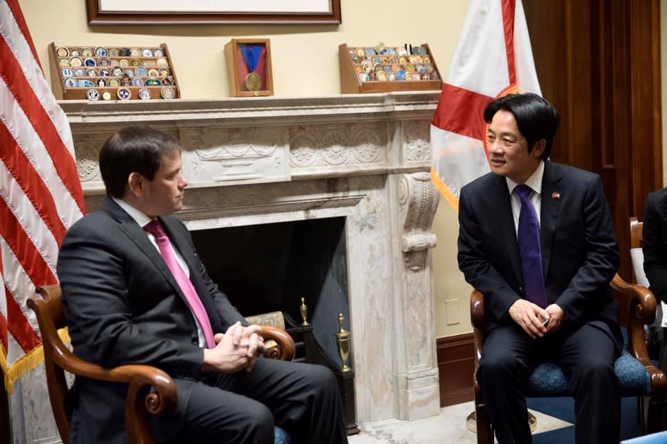 準副總統賴清德抵達華府訪問,會晤共和黨籍參議員盧比奧(左)。 圖:翻攝賴清德臉書 準副總統賴清德抵達華府訪問,會晤共和黨籍參議員盧比奧(左)。 圖:翻攝賴清德臉書