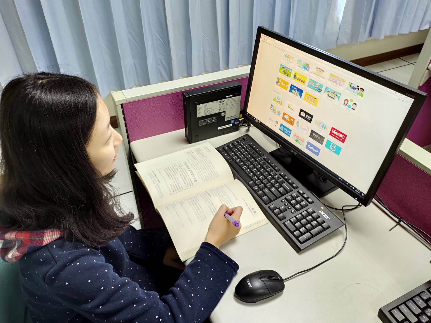新北市教育局首創「親師生平台」,使線上複習不中斷,學力無落差。 圖:新北市教育局/提供 新北市教育局首創「親師生平台」,使線上複習不中斷,學力無落差。 圖:新北市教育局/提供