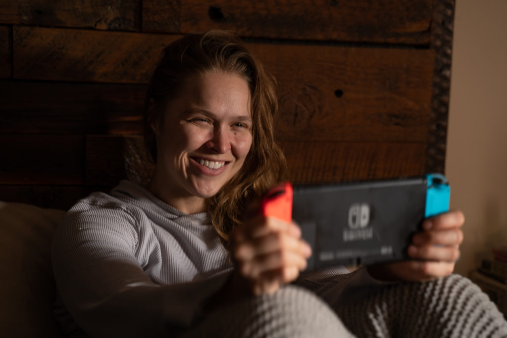 UFC史上首位女性冠軍Ronda Rousey宣布將加入Facebook Gaming實況平台。 圖:翻攝自Ronda Rousey官網 UFC史上首位女性冠軍Ronda Rousey宣布將加入Facebook Gaming實況平台。 圖:翻攝自Ronda Rousey官網