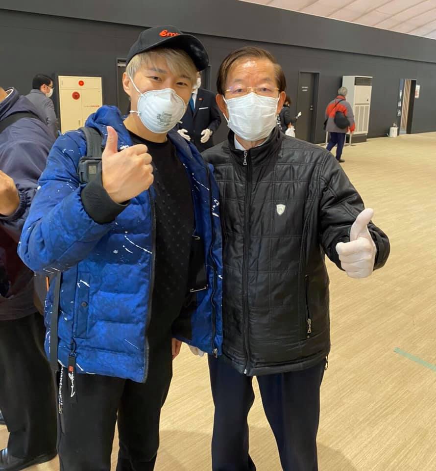 謝長廷和魔術師陳日昇合照。 圖:翻攝自謝長廷臉書 謝長廷和魔術師陳日昇合照。 圖:翻攝自謝長廷臉書