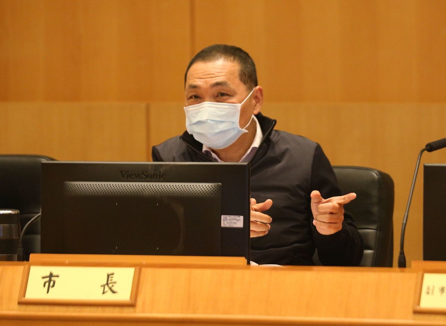 大甲媽遶境等大型宗教活動若人擠人且長時間接觸,侯友宜認為不適辦。 圖:王峻昌/攝 大甲媽遶境等大型宗教活動若人擠人且長時間接觸,侯友宜認為不適辦。 圖:王峻昌/攝