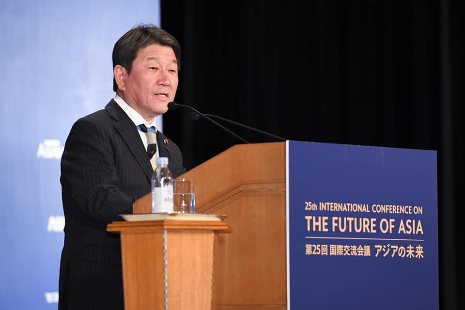 茂木敏充向王毅分享了目前日本的疫情狀況,表示這兩週的防疫工作相當重要,政府方面已制定因應政策。 圖:翻攝自茂木敏充臉書 茂木敏充向王毅分享了目前日本的疫情狀況,表示這兩週的防疫工作相當重要,政府方面已制定因應政策。 圖:翻攝自茂木敏充臉書