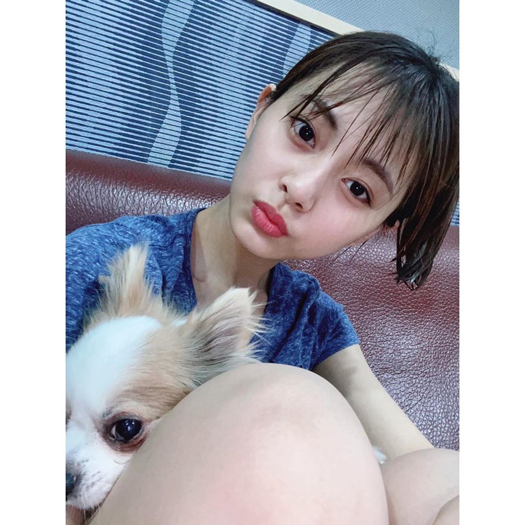 周子瑜臉蛋看起來略為消瘦,引來粉絲心疼。 圖:翻攝自TWICE IG 周子瑜臉蛋看起來略為消瘦,引來粉絲心疼。 圖:翻攝自TWICE IG