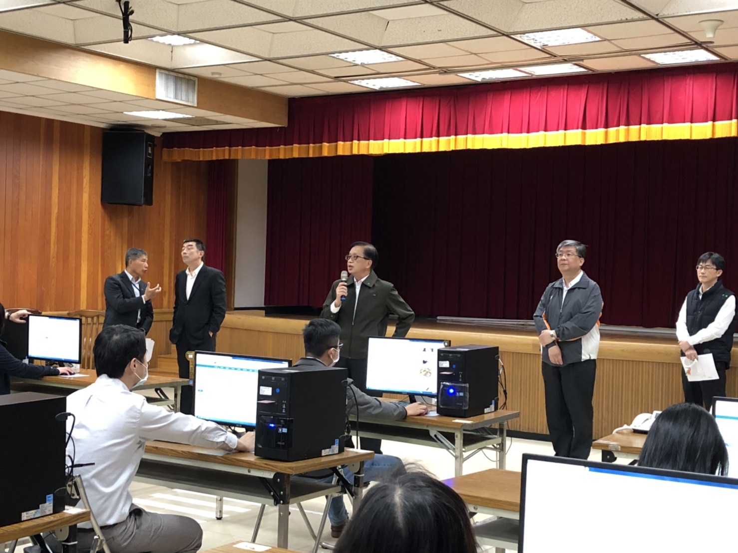 內政部今(16)日下午於警政署辦理異地辦公模擬演練。 圖:內政部提供 內政部今(16)日下午於警政署辦理異地辦公模擬演練。 圖:內政部提供