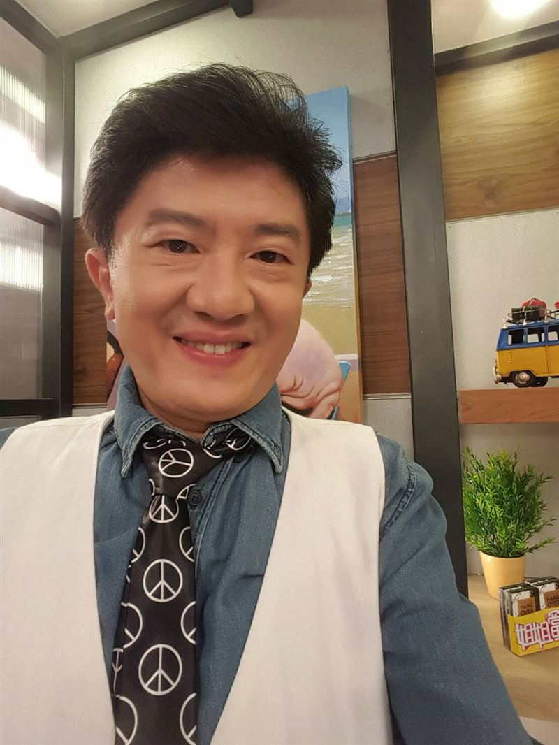 彭華幹爆料恆述法師與20間錢莊有往來,預言她一輩子都還不了債。 圖:翻攝自彭華幹臉書 彭華幹爆料恆述法師與20間錢莊有往來,預言她一輩子都還不了債。 圖:翻攝自彭華幹臉書