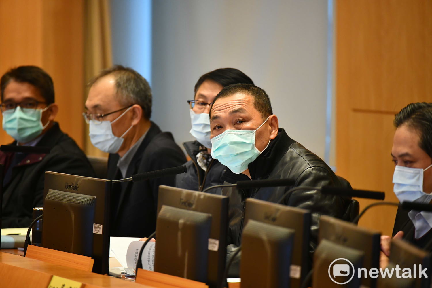 新北市長侯友宜要求對醫院及照顧機構加強探病及門禁。 圖:王峻昌/攝 新北市長侯友宜要求對醫院及照顧機構加強探病及門禁。 圖:王峻昌/攝