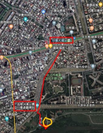 從台北市客家文化主題公園旁的跨堤自行車道觀景平台進入河濱公園,便可見古亭河濱公園蜀葵之森。 圖:台北市水利工程處/提供 從台北市客家文化主題公園旁的跨堤自行車道觀景平台進入河濱公園,便可見古亭河濱公園蜀葵之森。 圖:台北市水利工程處/提供