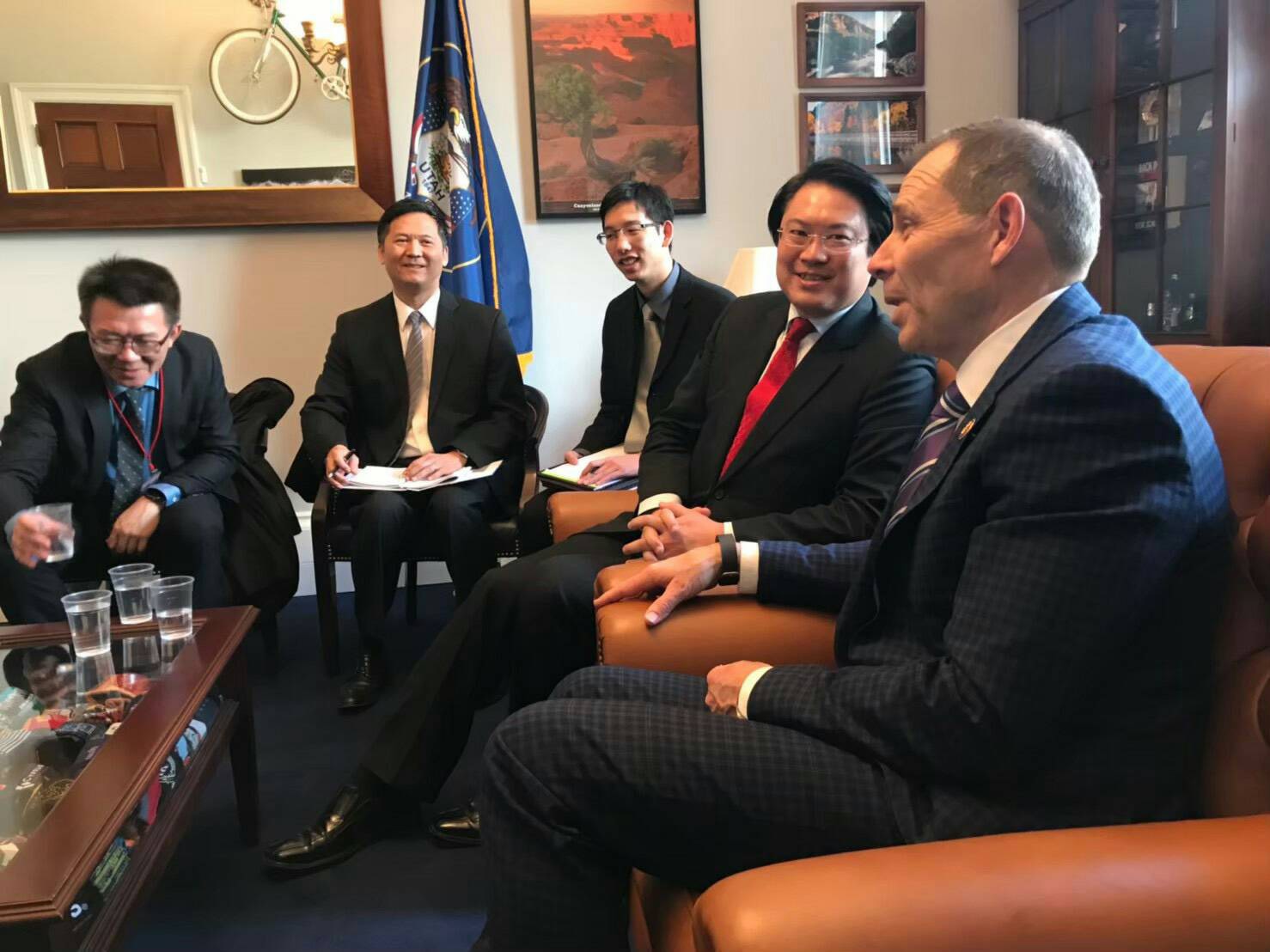 林右昌去年訪美拜會眾議員匡希恆(John Curtis, R-UT),成「台北法案」重要推手! 林右昌去年訪美拜會眾議員匡希恆(John Curtis, R-UT),成「台北法案」重要推手!