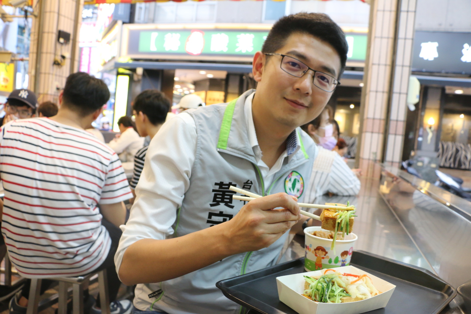 市議員黃守達呼籲市府也應該更積極面對,研擬更適切的紓困政策,與這些業者站在同一陣線,同心協力度過難關。 市議員黃守達/提供 市議員黃守達呼籲市府也應該更積極面對,研擬更適切的紓困政策,與這些業者站在同一陣線,同心協力度過難關。 市議員黃守達/提供