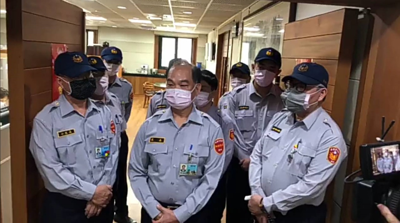 國民黨團動用警察權阻擋非國民黨議會參加程序委員會。 圖:孫家銘/攝 國民黨團動用警察權阻擋非國民黨議會參加程序委員會。 圖:孫家銘/攝