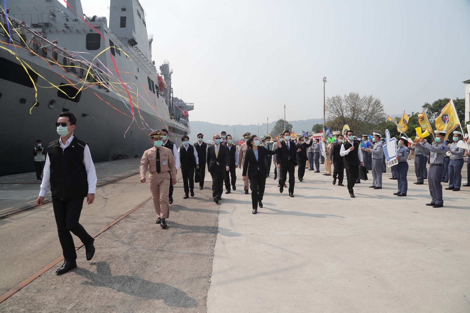 總統蔡英文9日前往左營軍港歡迎敦睦艦隊返航 圖:軍聞社/提供 總統蔡英文9日前往左營軍港歡迎敦睦艦隊返航 圖:軍聞社/提供