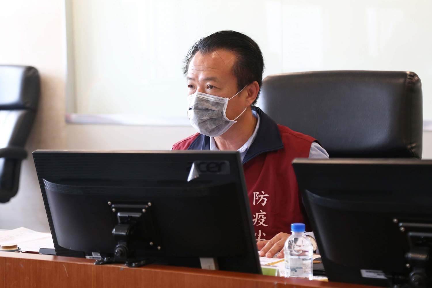 嘉義縣長翁章梁認為確診病患「小婷」是個善解人意的女孩。 圖:嘉義縣政府/提供 嘉義縣長翁章梁認為確診病患「小婷」是個善解人意的女孩。 圖:嘉義縣政府/提供