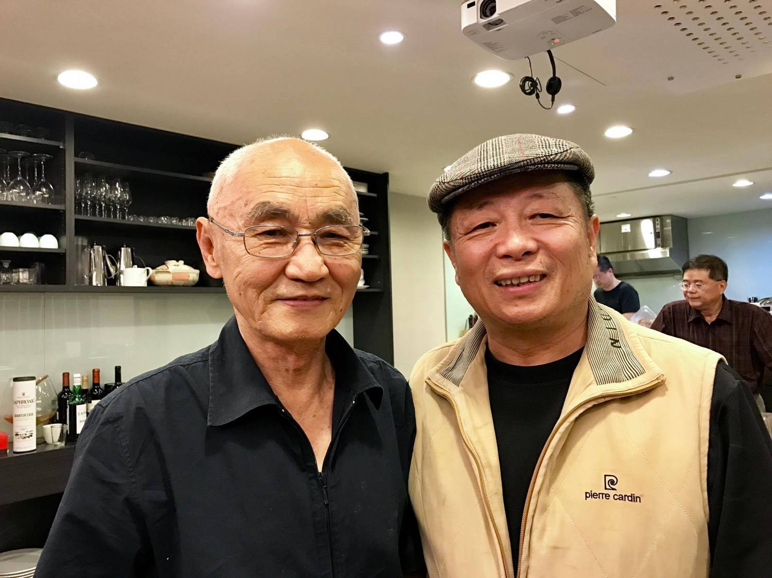 這是2017年的424,陳彥斌(右)與黃文雄(左)合照。 圖/陳彥斌臉書 這是2017年的424,陳彥斌(右)與黃文雄(左)合照。 圖/陳彥斌臉書