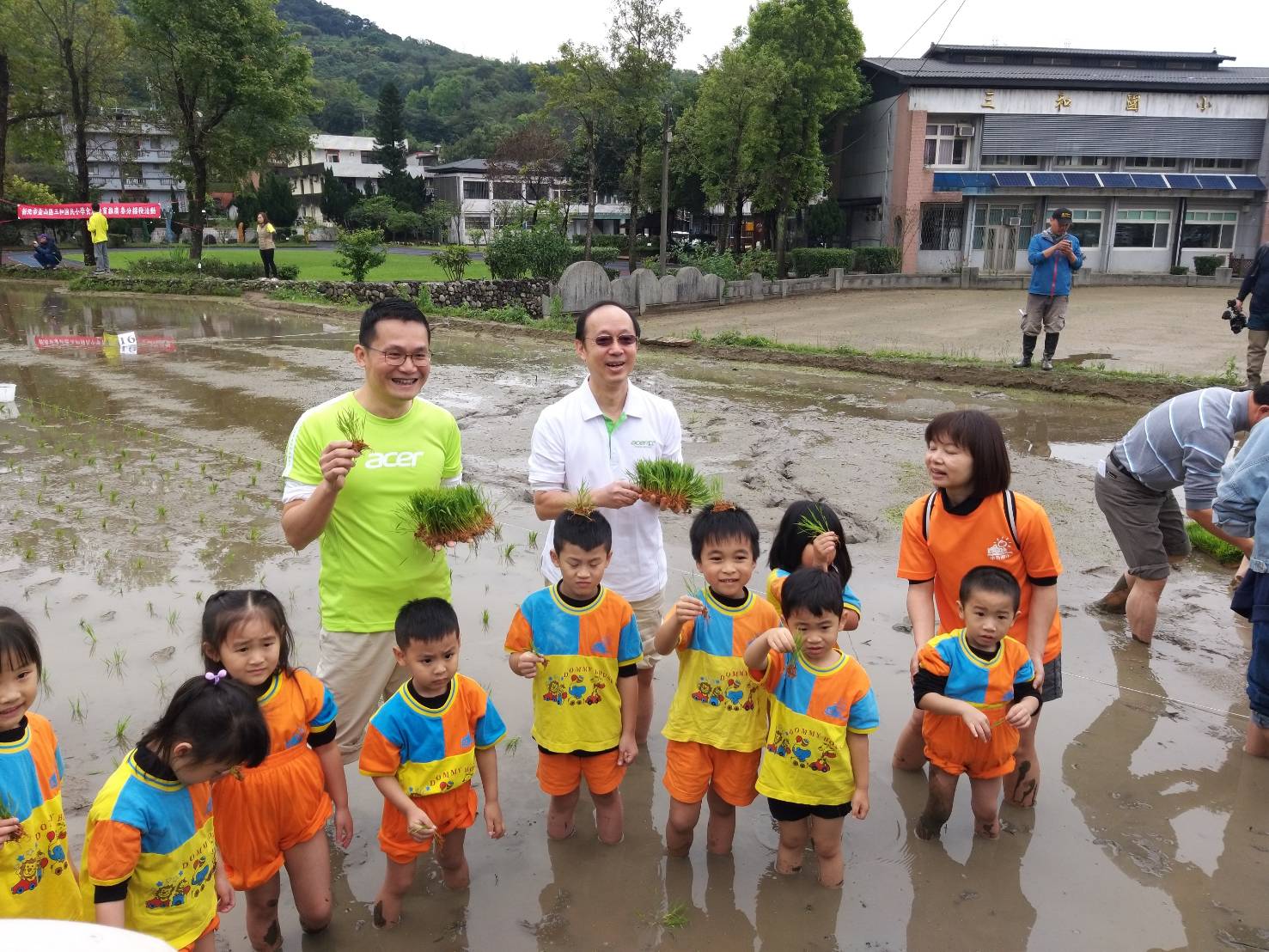 新北市校園食農教育體驗。 圖:新北市農業局提供 新北市校園食農教育體驗。 圖:新北市農業局提供