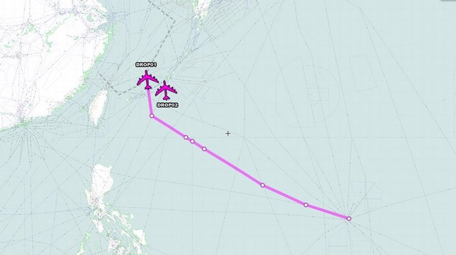 專門追蹤飛機動態的推特帳號「飛機守望」今天顯示,美軍駐關島2架B-1B超音速戰略轟炸機飛向東海執行任務,略過台灣東北海域。 圖 : 翻攝自Aircraft Spots 專門追蹤飛機動態的推特帳號「飛機守望」今天顯示,美軍駐關島2架B-1B超音速戰略轟炸機飛向東海執行任務,略過台灣東北海域。 圖 : 翻攝自Aircraft Spots