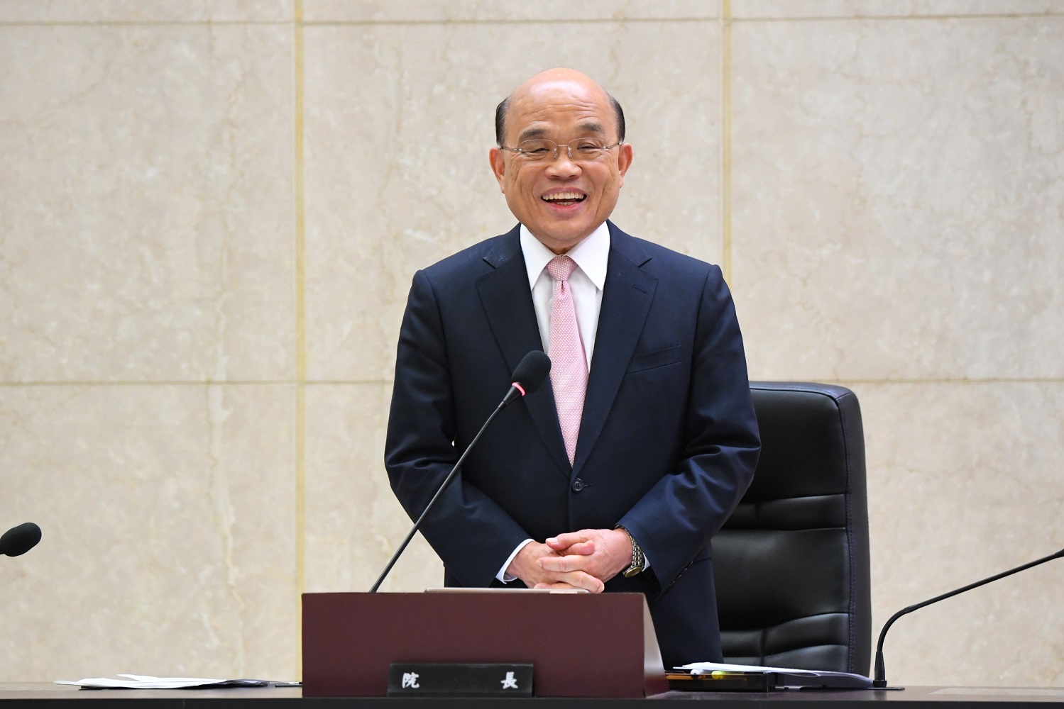 行政院長蘇貞昌今(14)天在院會率閣員總辭時致詞,肯定在場閣員,「真的是最強的團隊」。 圖:行政院提供 行政院長蘇貞昌今(14)天在院會率閣員總辭時致詞,肯定在場閣員,「真的是最強的團隊」。 圖:行政院提供