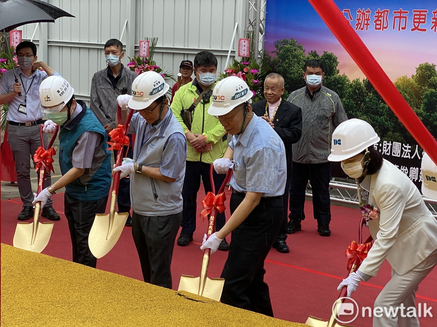 台北市長柯文哲今日參加敦化安和公辦都更開工動土典禮。 圖:周煊惠 /攝 台北市長柯文哲今日參加敦化安和公辦都更開工動土典禮。 圖:周煊惠 /攝