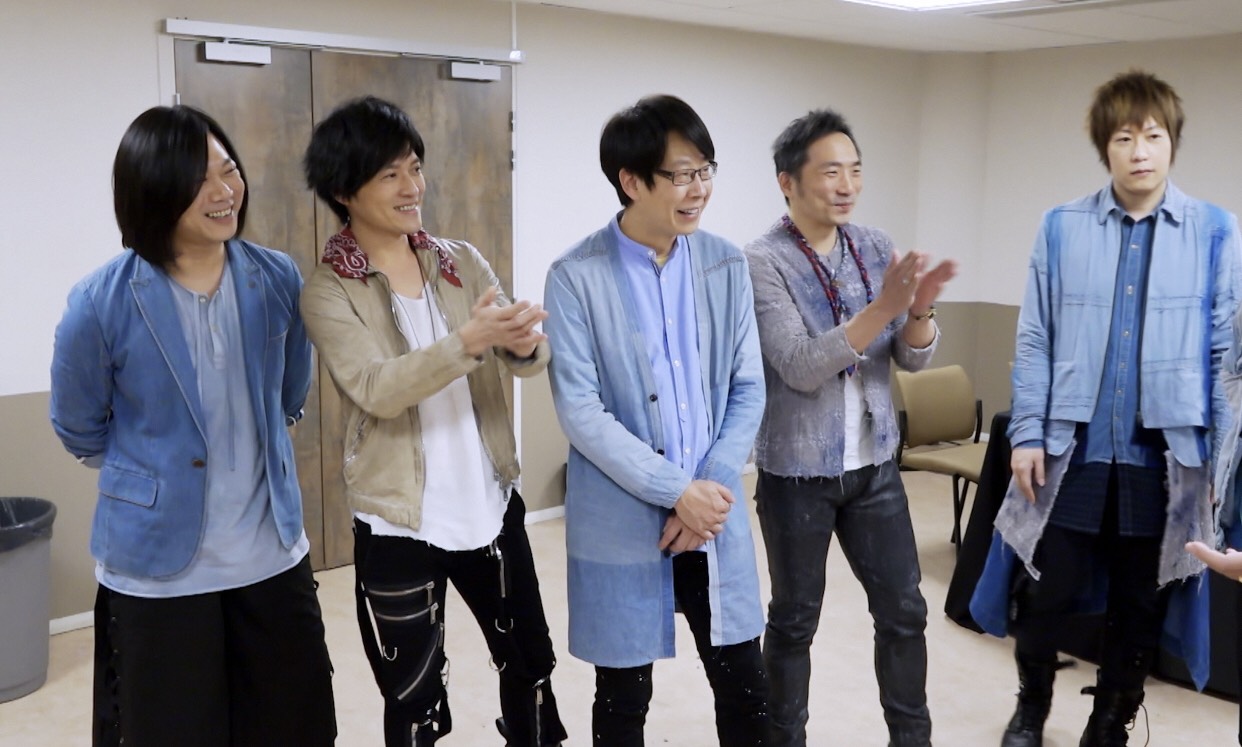 周杰倫突襲五月天東京演唱會後台。 圖:Netflix/提供 周杰倫突襲五月天東京演唱會後台。 圖:Netflix/提供