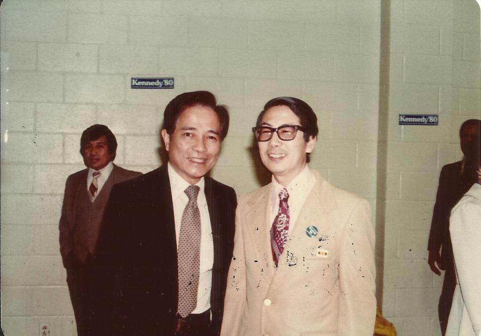 1979年王能祥(右)和Manglapus(左)共同成立民主國際。1990年 Manglapus 擔任菲律賓外長時,應王能祥之邀在華府和台灣人討論台灣 加入聯合國事宜。此照片攝於1980年 張文隆/提供 1979年王能祥(右)和Manglapus(左)共同成立民主國際。1990年 Manglapus 擔任菲律賓外長時,應王能祥之邀在華府和台灣人討論台灣 加入聯合國事宜。此照片攝於1980年 張文隆/提供