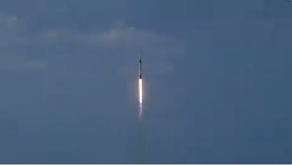 SpaceX順利發射「獵鷹9號」(Falcon 9)火箭。 圖/翻攝自SpaceX推特 SpaceX順利發射「獵鷹9號」(Falcon 9)火箭。 圖/翻攝自SpaceX推特