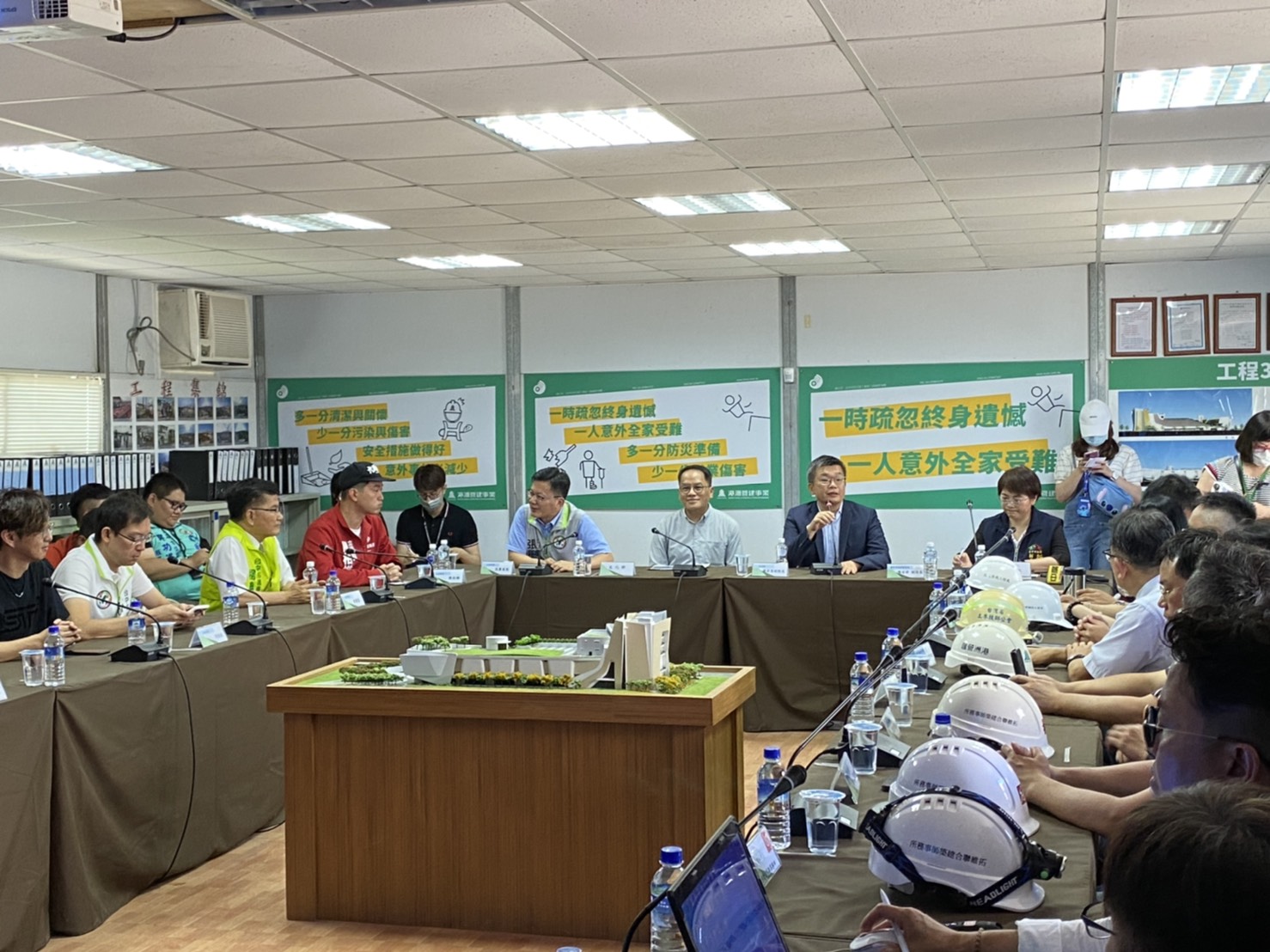 協調會上蔡其昌要中央及地方別再吵架。 蔡其昌辦公室/提供 協調會上蔡其昌要中央及地方別再吵架。 蔡其昌辦公室/提供