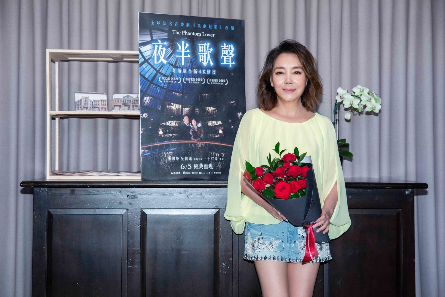 歌手辛曉琪回憶25年前張國榮找她合作《夜半歌聲》插曲《深情相擁》時的過往。 圖:華映娛樂/提供 歌手辛曉琪回憶25年前張國榮找她合作《夜半歌聲》插曲《深情相擁》時的過往。 圖:華映娛樂/提供