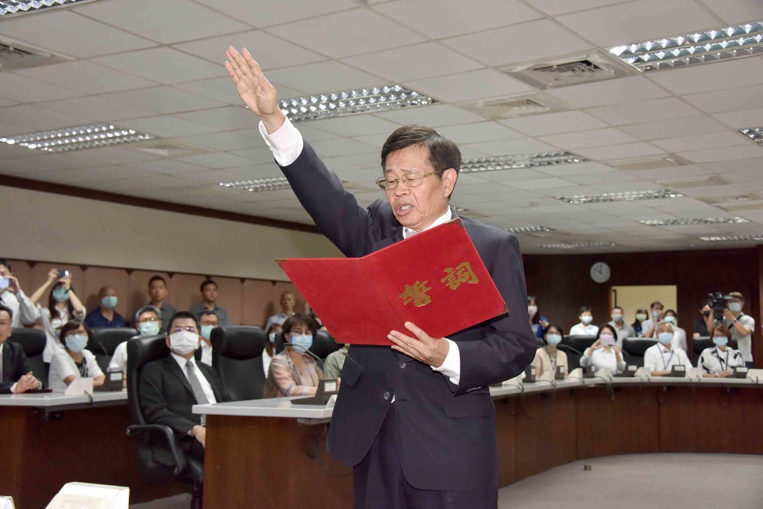 高雄市代理市長楊明州今宣誓上任。 圖:高雄市政府/提供 高雄市代理市長楊明州今宣誓上任。 圖:高雄市政府/提供