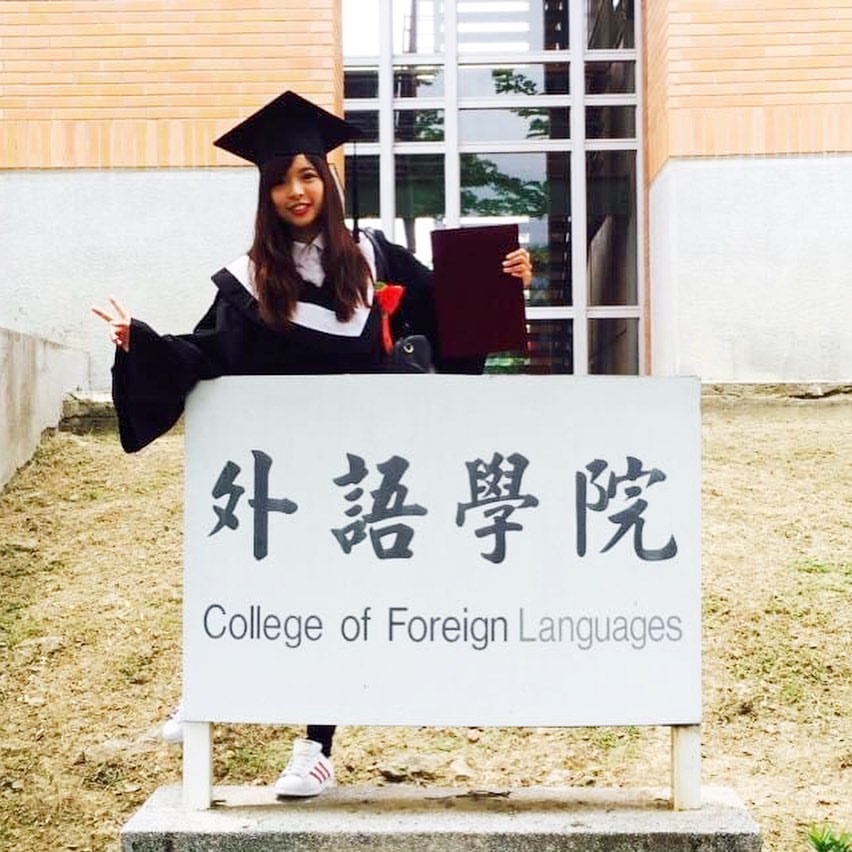 阿圓當年大學生時期留著一頭氣質長髮。 圖 : 翻攝自一隻阿圓 IG 阿圓當年大學生時期留著一頭氣質長髮。 圖 : 翻攝自一隻阿圓 IG