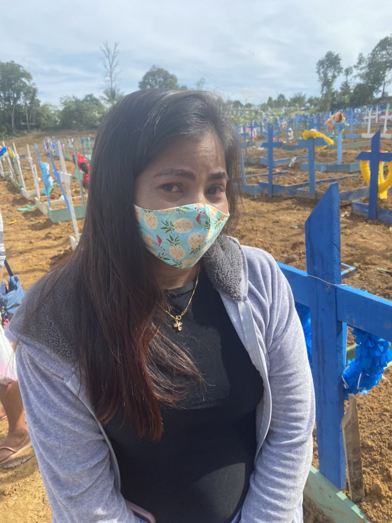 巴西一名女子弔念自己因病逝世的父親 圖:擷取自twitter 巴西一名女子弔念自己因病逝世的父親 圖:擷取自twitter