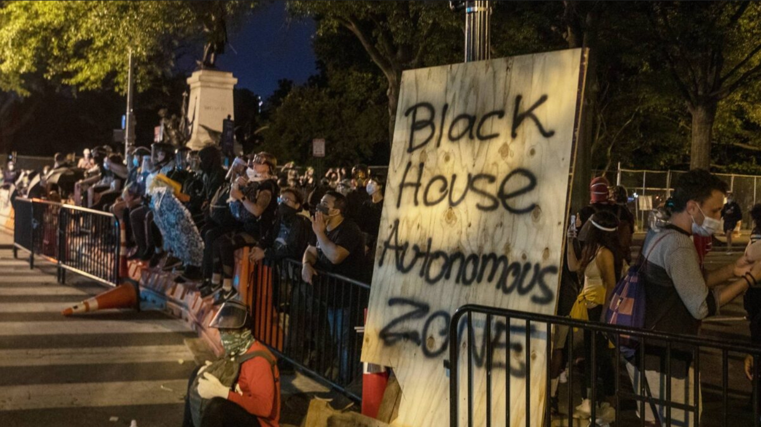 示威者在白宮附近成立了「黑宮自治區(Black House)」。 圖:翻攝自推特 示威者在白宮附近成立了「黑宮自治區(Black House)」。 圖:翻攝自推特