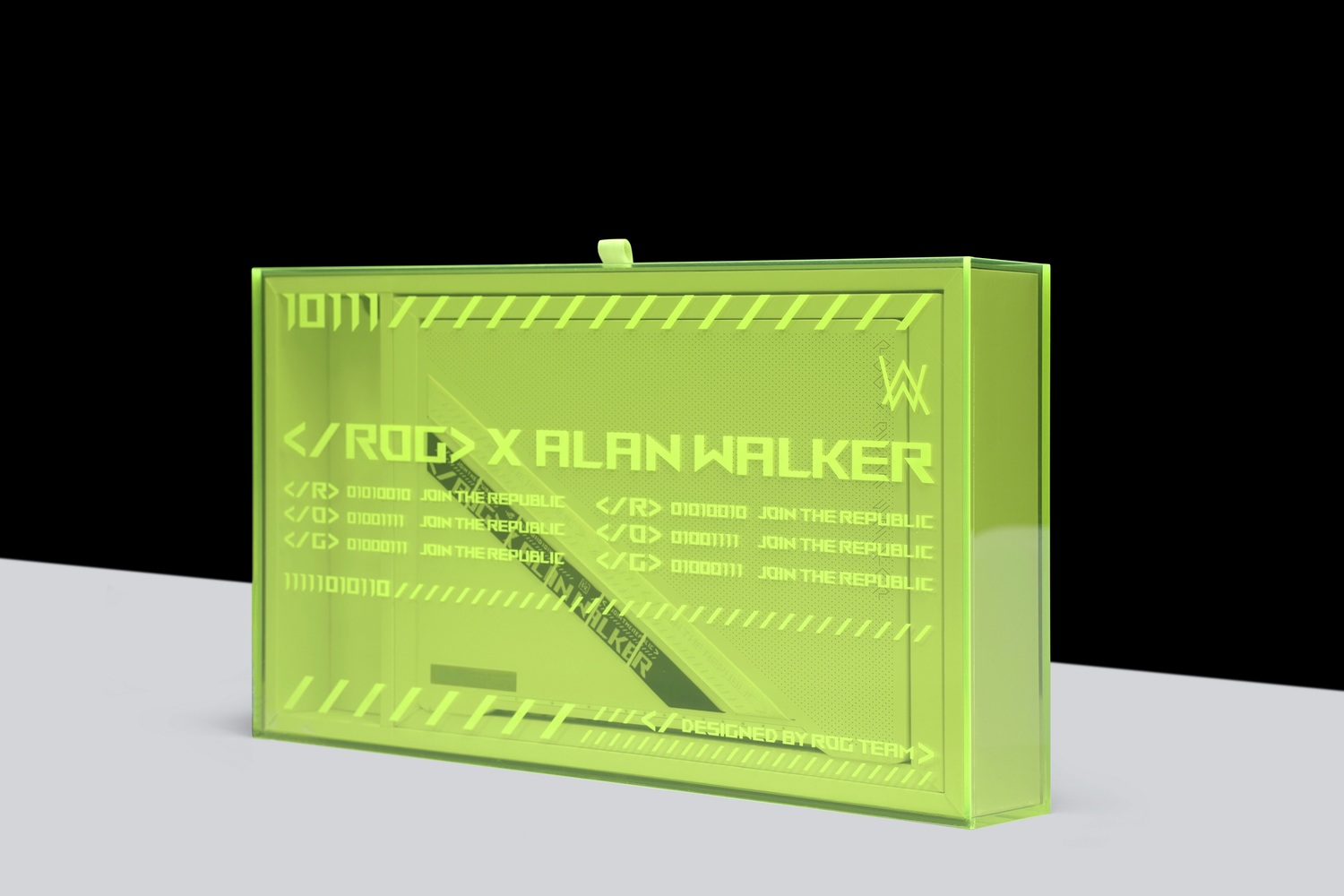 Alan Walker限定版完美揉合ROG、音樂風格、潮流文化三大元素,更為其訂製代表電音文化的螢光綠外盒 圖:ROG/提供 Alan Walker限定版完美揉合ROG、音樂風格、潮流文化三大元素,更為其訂製代表電音文化的螢光綠外盒 圖:ROG/提供