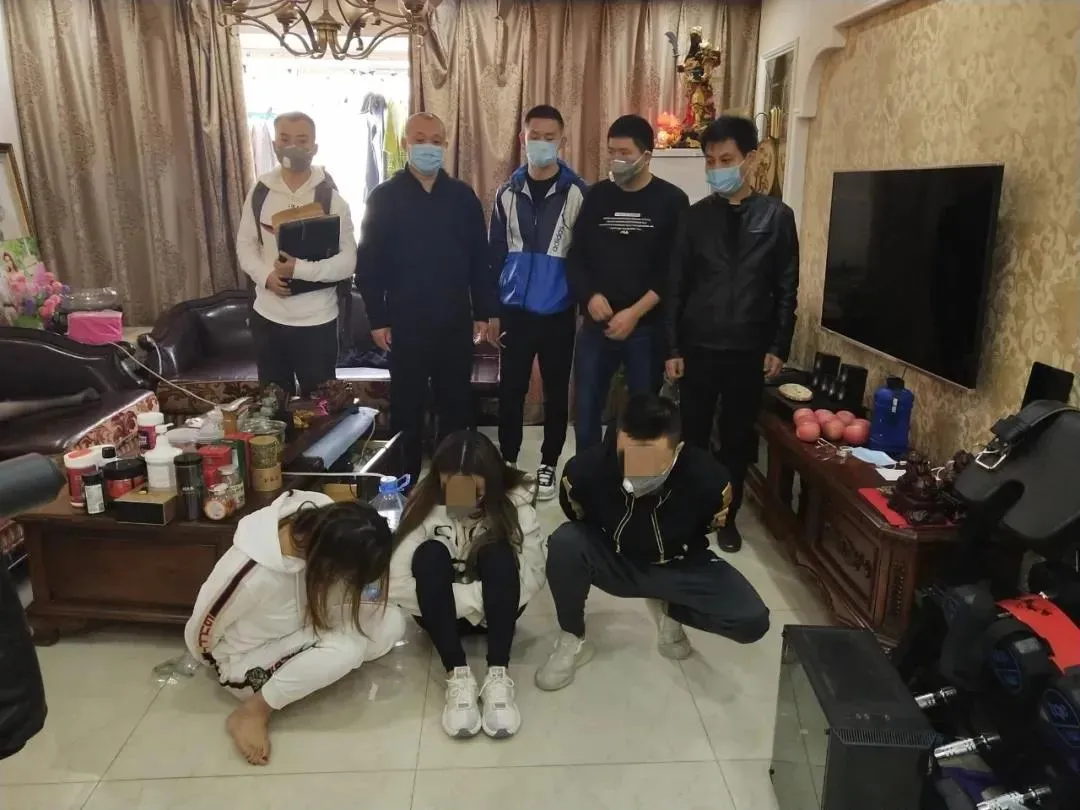 中國警方破獲犯罪集團,在直播平台上散布色情內容。 圖:取自微信 中國警方破獲犯罪集團,在直播平台上散布色情內容。 圖:取自微信