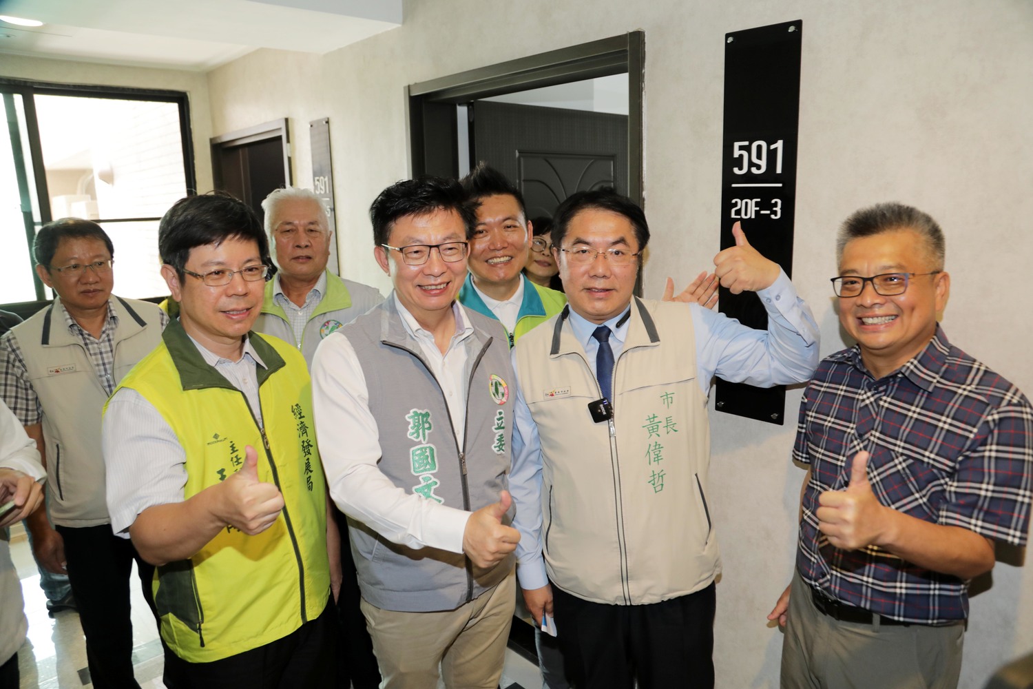 中央發三倍券,台南加碼搶先曝光!台南市長黃偉哲帶領各界見證全台最報復性的大禮─坐落在善化區陽光大道的高層景觀住宅。 圖:黃博郎/攝 中央發三倍券,台南加碼搶先曝光!台南市長黃偉哲帶領各界見證全台最報復性的大禮─坐落在善化區陽光大道的高層景觀住宅。 圖:黃博郎/攝