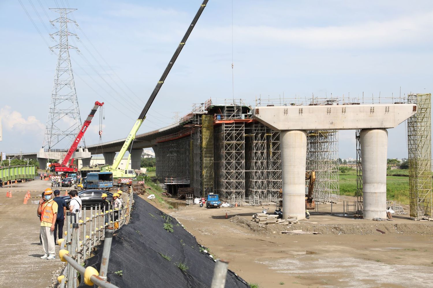 台南市北外環快速道路工程,全長約14公里,總工程經費高達178.38億元,全部完成後將成為台南市第4條東西向快速主幹道,並對外提升為四橫三縱的全國重要交通路網, 圖:黃博郎/攝 台南市北外環快速道路工程,全長約14公里,總工程經費高達178.38億元,全部完成後將成為台南市第4條東西向快速主幹道,並對外提升為四橫三縱的全國重要交通路網, 圖:黃博郎/攝