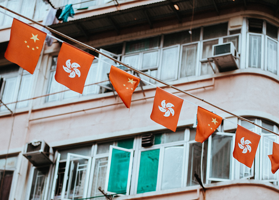 香港警方無需法院手令也可破門搜查,特首批准下無需經過法院同意便可截取通訊及執行祕密監控。 圖:取自Annie Spratt/Unsplash 香港警方無需法院手令也可破門搜查,特首批准下無需經過法院同意便可截取通訊及執行祕密監控。 圖:取自Annie Spratt/Unsplash