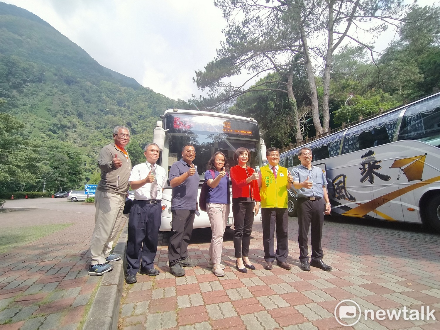 153線公車從高鐵台中站到八仙山免換車,票價只要10元。 圖:復年/攝 153線公車從高鐵台中站到八仙山免換車,票價只要10元。 圖:復年/攝