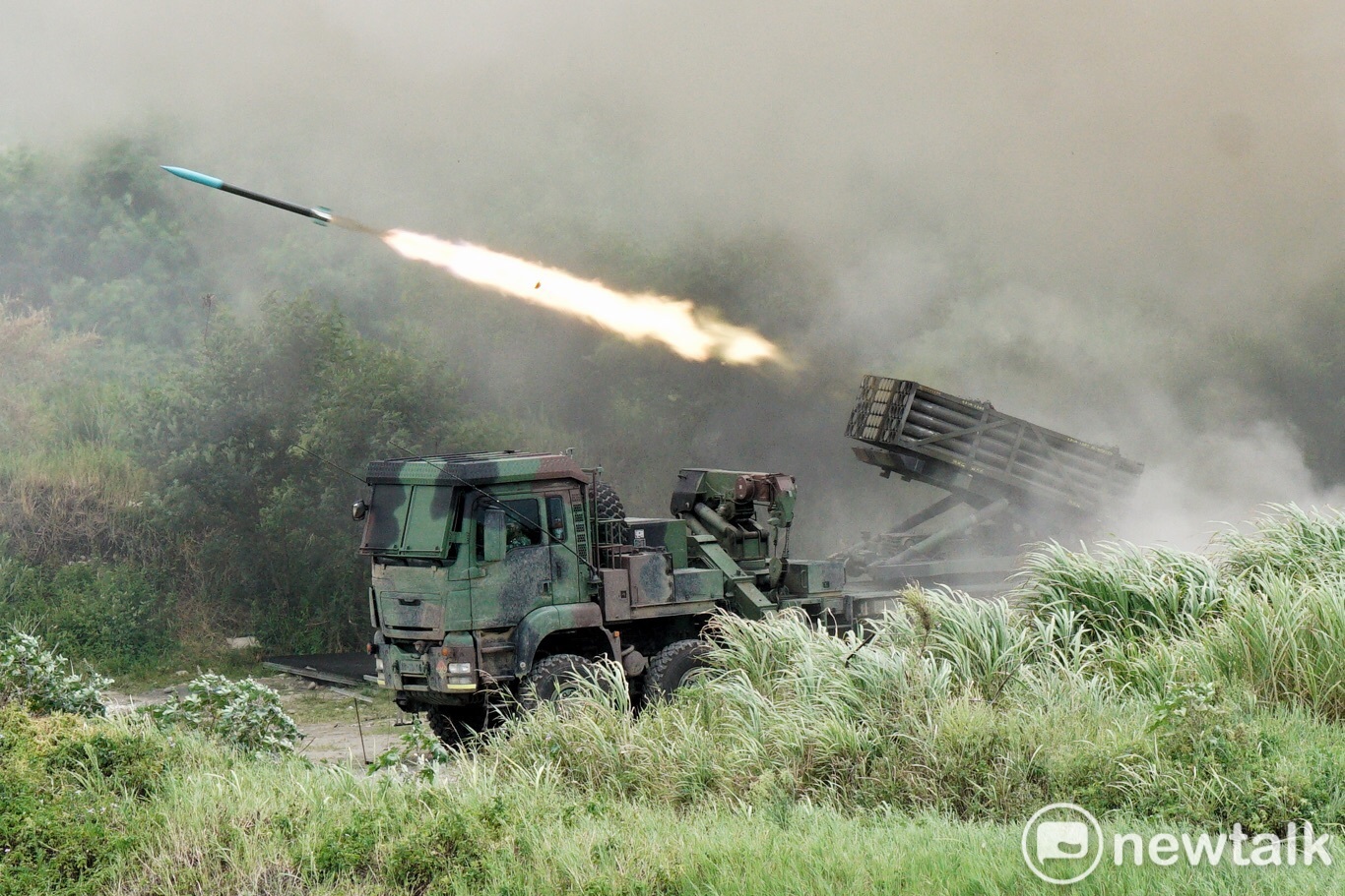 雷霆2000發射火箭。 圖:張良一/攝 雷霆2000發射火箭。 圖:張良一/攝