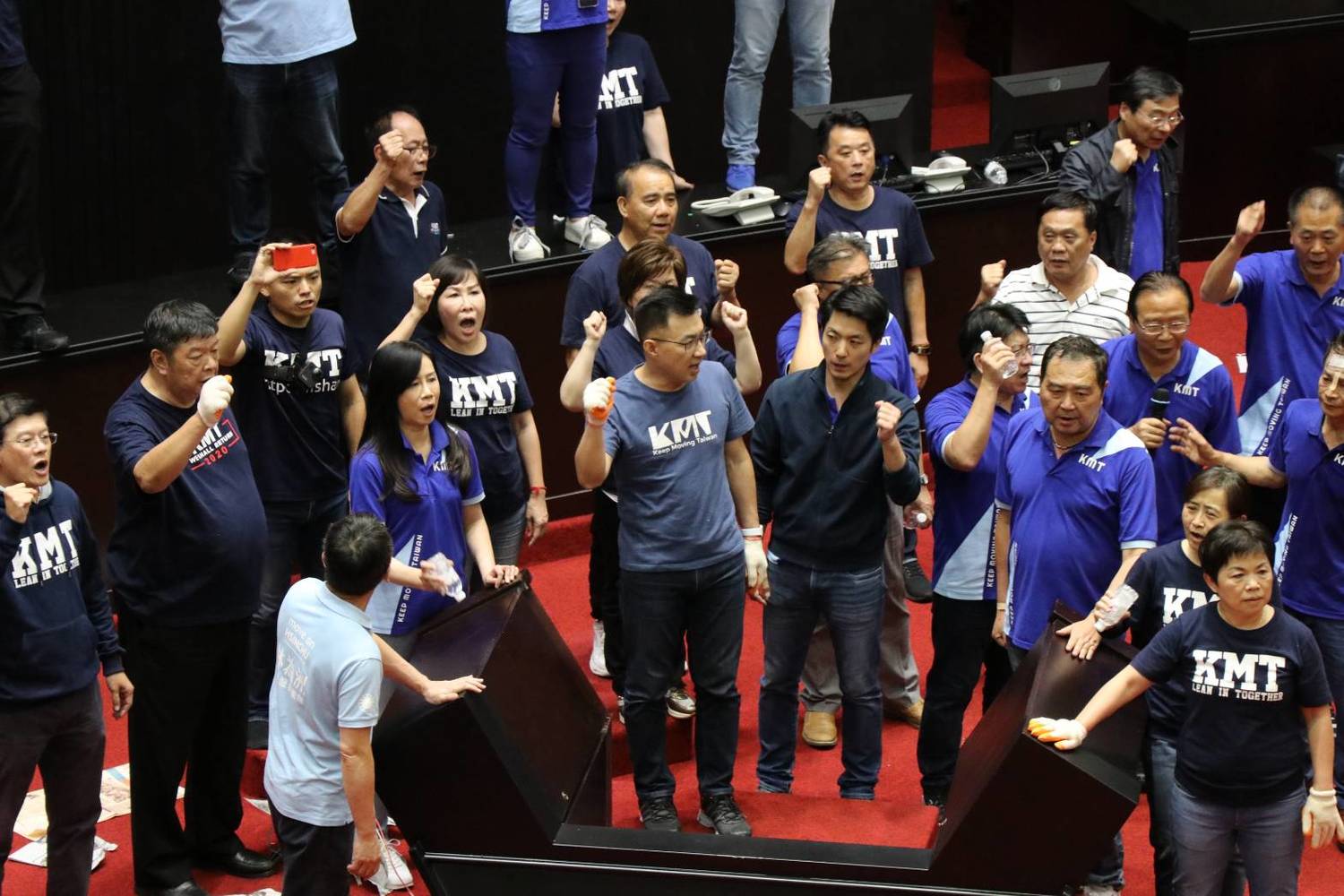 國民黨團表達抗議。 圖:謝孟華/攝 國民黨團表達抗議。 圖:謝孟華/攝