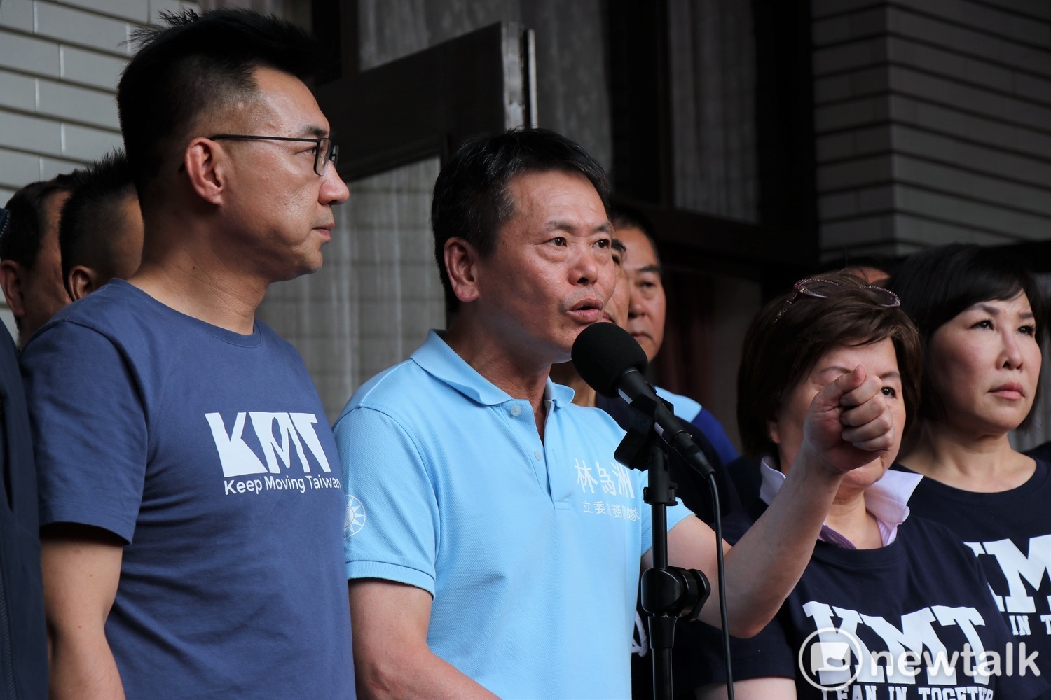 國民黨立院黨團總召林為洲質疑,有立委不在現場,卻顯示投票結果。 圖:謝孟華/攝 國民黨立院黨團總召林為洲質疑,有立委不在現場,卻顯示投票結果。 圖:謝孟華/攝