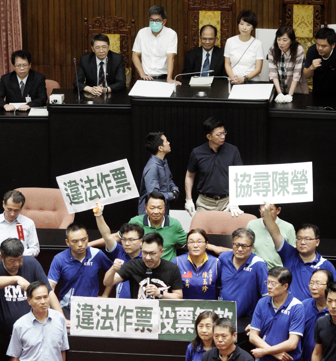 國民黨立委江啟臣痛批立法院長游錫堃在監察院人事案行使同意權投票時不中立。 圖:張良一/攝 國民黨立委江啟臣痛批立法院長游錫堃在監察院人事案行使同意權投票時不中立。 圖:張良一/攝