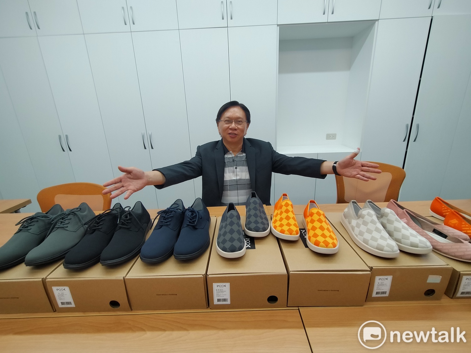 蔡國洲特別推薦東海LUCE經典針織鞋。 唐復年/攝 蔡國洲特別推薦東海LUCE經典針織鞋。 唐復年/攝