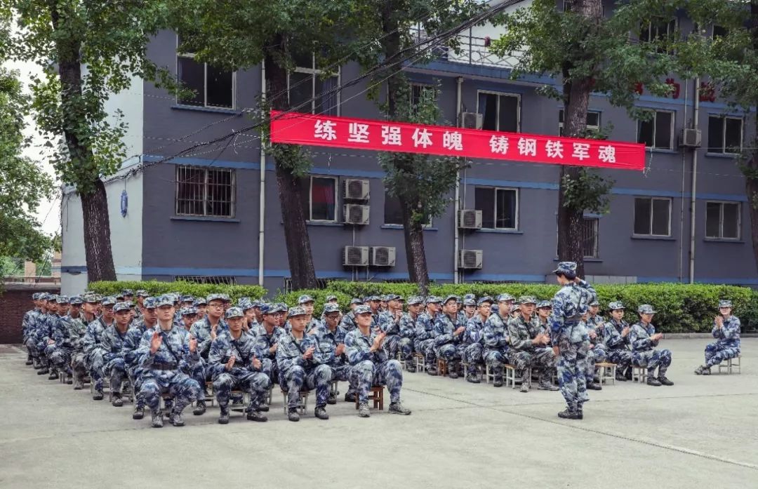 中國第四軍醫大學位於西安,在2017年更名為空軍軍醫大學,在校待遇豐厚,畢業還包分配職位,被稱為中國最牛逼的軍醫大學。 圖:翻攝自中國空軍軍醫大學微信 中國第四軍醫大學位於西安,在2017年更名為空軍軍醫大學,在校待遇豐厚,畢業還包分配職位,被稱為中國最牛逼的軍醫大學。 圖:翻攝自中國空軍軍醫大學微信