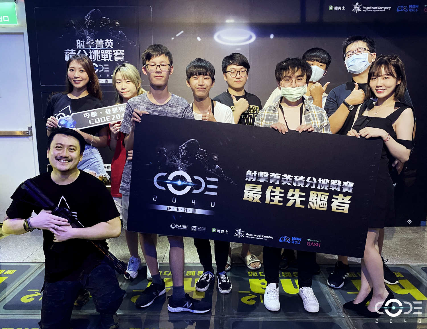 台北場最佳先驅玩家與製作人合影 圖:WANIN Games/提供 台北場最佳先驅玩家與製作人合影 圖:WANIN Games/提供