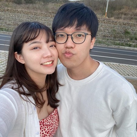 胡椒和女友龍龍。 圖:翻攝自胡椒Instagarm 胡椒和女友龍龍。 圖:翻攝自胡椒Instagarm