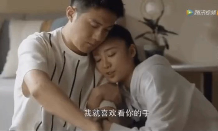 李澤鋒(左)被網友罵到翻。 圖:翻攝自WeTV《三十而已》 李澤鋒(左)被網友罵到翻。 圖:翻攝自WeTV《三十而已》